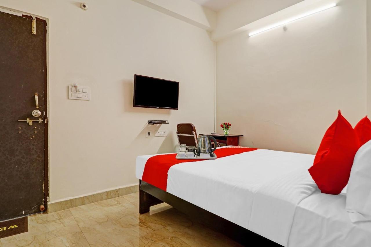 Oyo Happy Stay Hotels Hyderabad Exteriör bild