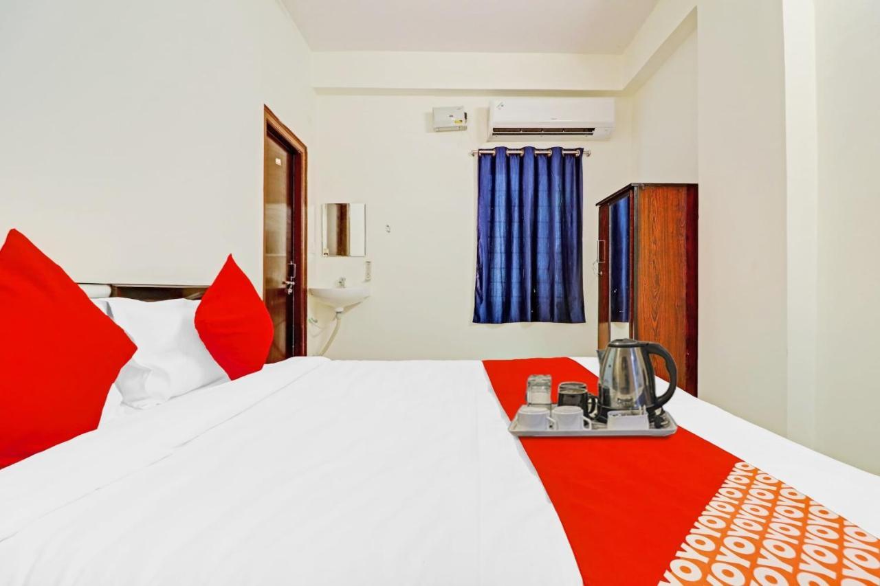 Oyo Happy Stay Hotels Hyderabad Exteriör bild