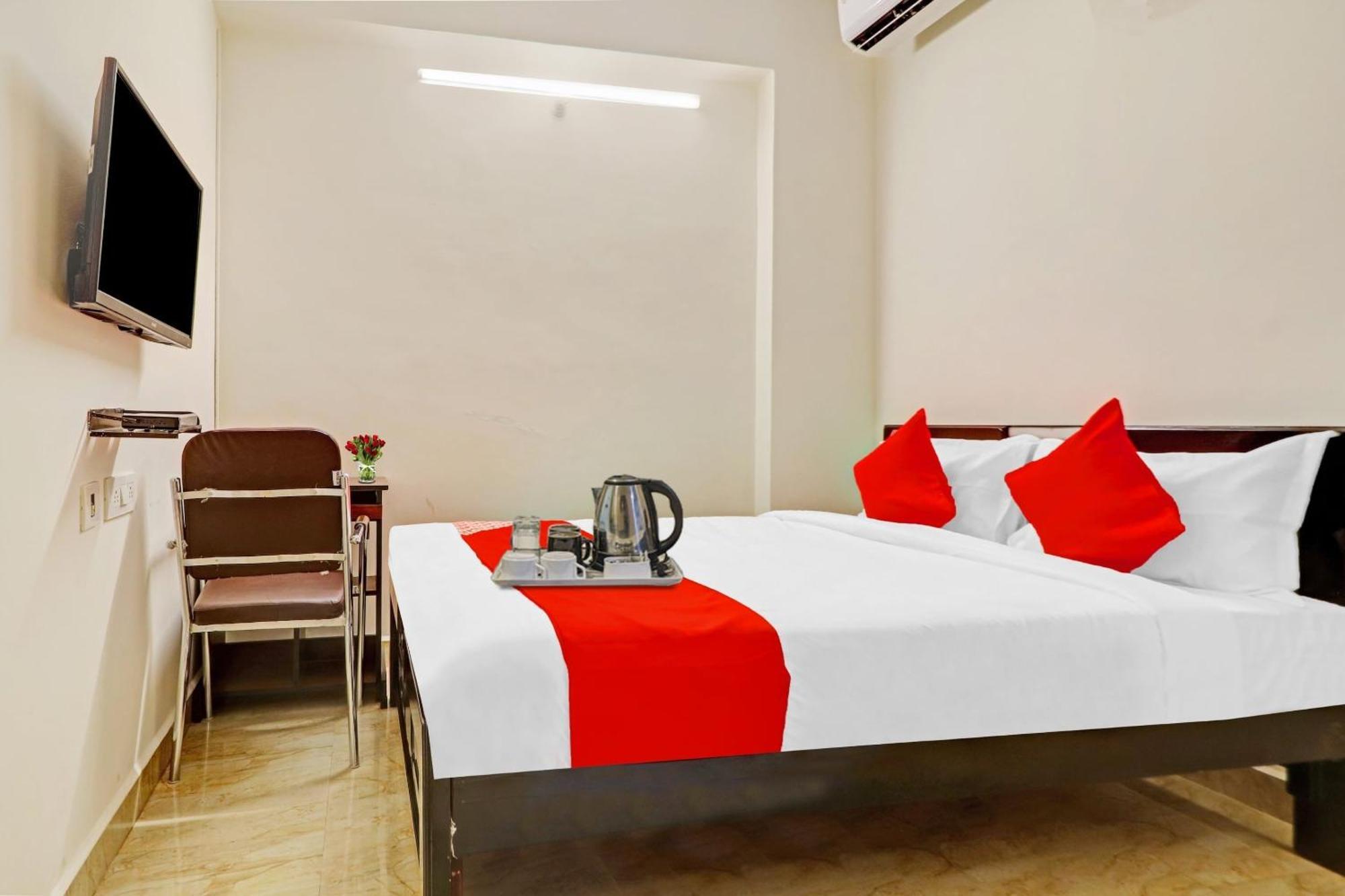 Oyo Happy Stay Hotels Hyderabad Exteriör bild
