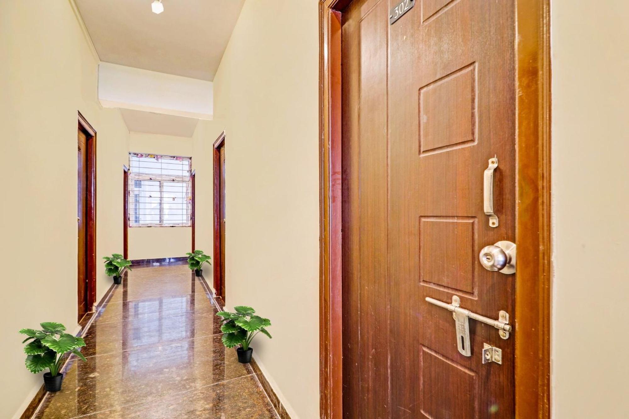 Oyo Happy Stay Hotels Hyderabad Exteriör bild
